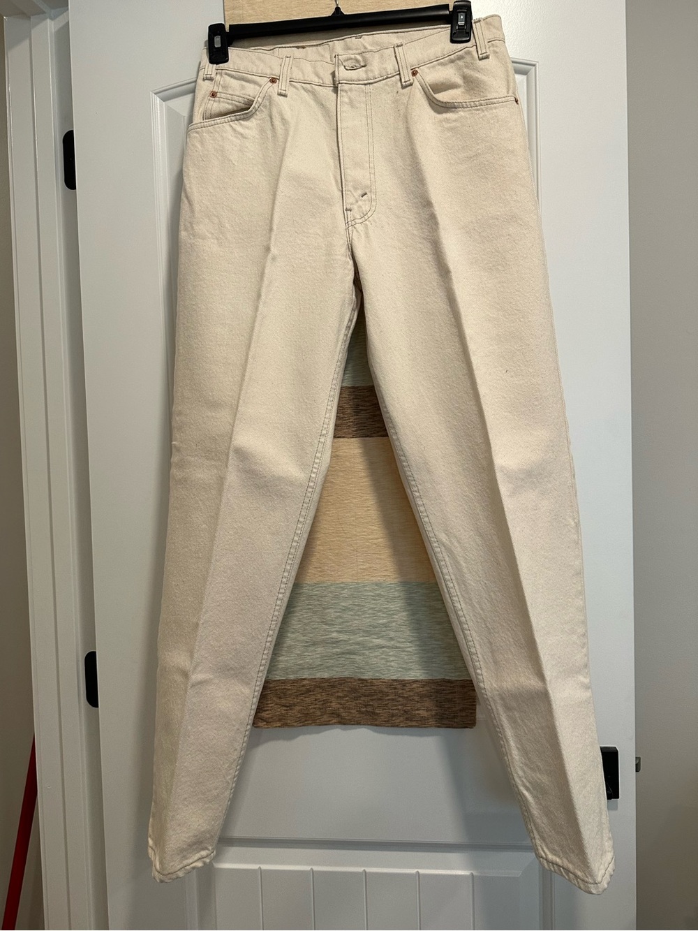 Levi’s 550 Men's Off-White Tapered Leg Jeans